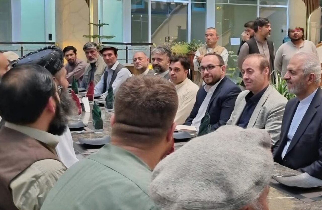 ایران بر گسترش تجارت و ترانزیت با افغانستان تأکید کرد