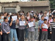 Xwendekarên Qamişloyê li dijî sînordarkirina hînkirina zimanê Kurdî protesto kirin.