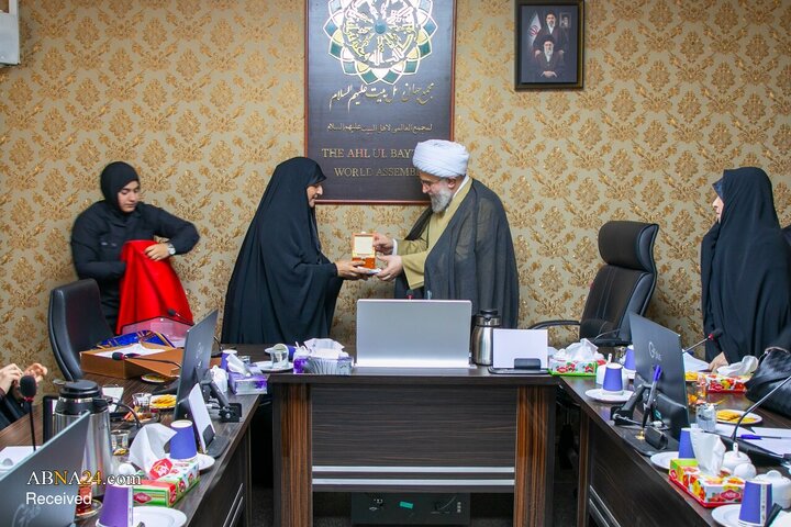 دیدار هیئت «زنان جبهه مقاومت و فضیلت در عراق» با دبیرکل مجمع جهانی اهل‌بیت(ع)