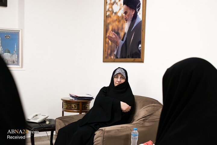 دیدار هیئت عراقی با عروس امام خمینی