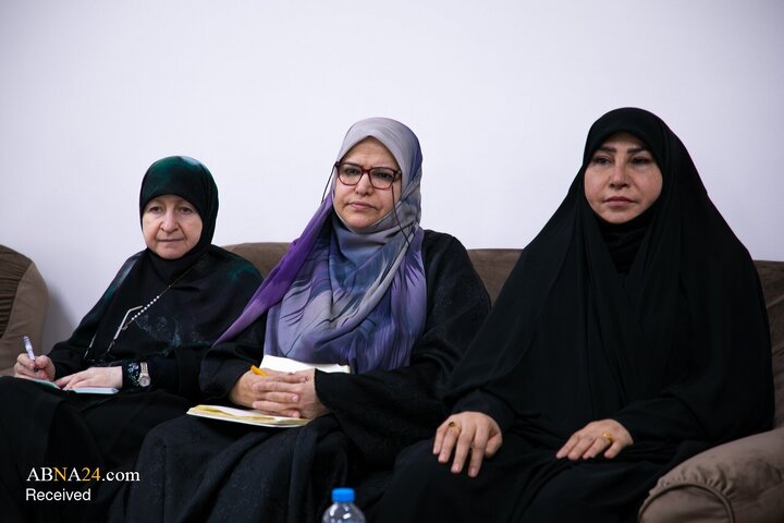 دیدار هیئت عراقی با عروس امام خمینی