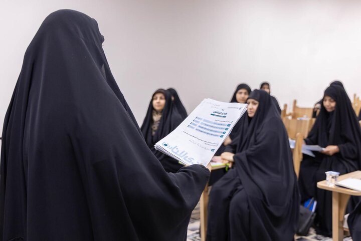 تقرير مصور/ إطلاق النسخة الأولى من دورة (هدًى للناس) لمعلمات التربية الإسلامية في كربلاء المقدسة