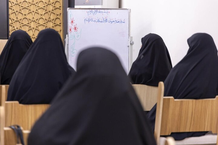 تقرير مصور/ إطلاق النسخة الأولى من دورة (هدًى للناس) لمعلمات التربية الإسلامية في كربلاء المقدسة