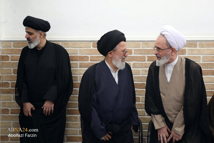 حضور مراجع، علما، روحانیون و مردم در بیت آیت الله شبیری زنجانی