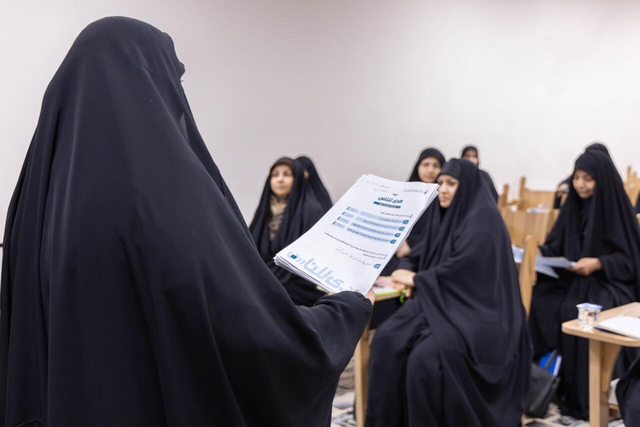 تقرير مصور/ إنطلاق النسخة الأولى من دورة "هدًى للناس" لمعلمات التربية الإسلامية في كربلاء المقدسة