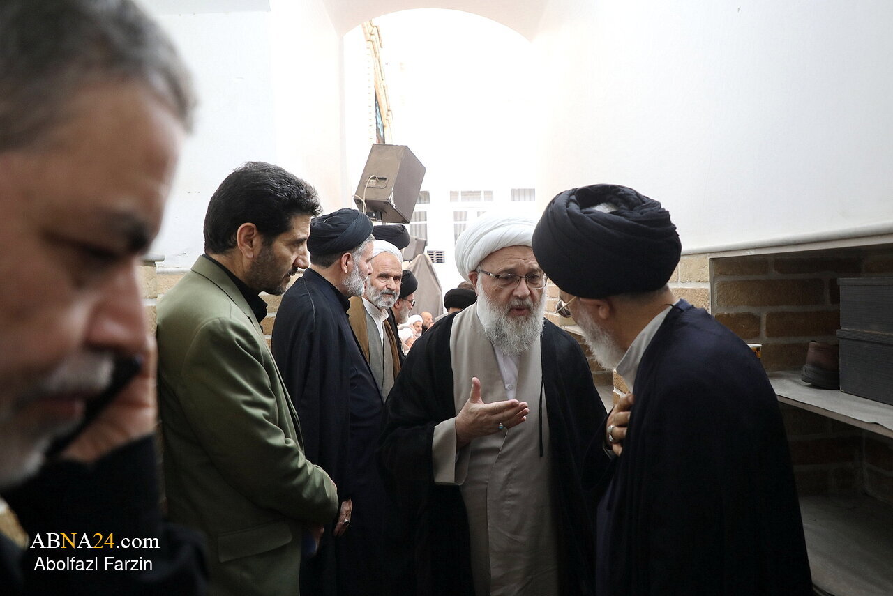 Foto / Ayetullah Şubeyri Zencani’nin İkametgâhında Merci-i Taklidler, Ulema, Din Adamları ve Halkın Yoğun Katılımı