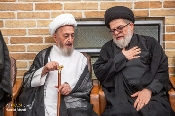 Photos: Presence of Grand Ayatollahs, scholars, clerics, people at office of Ayatollah Shobeiri Zanjani