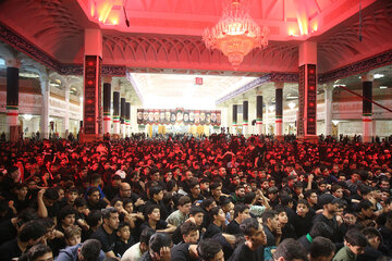 Photos: Enthusiastic mourning ceremony of younger generation on night of Hazrat Masoumeh's demise anniversary