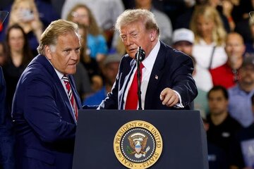 وائٹ ہاؤس میں میڈیا کا بائیکاٹ، ٹرمپ صحافیوں کے بغیر رہ گیا