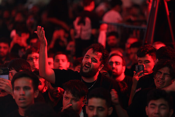 Photos: Enthusiastic mourning ceremony of younger generation on night of Hazrat Masoumeh's demise anniversary