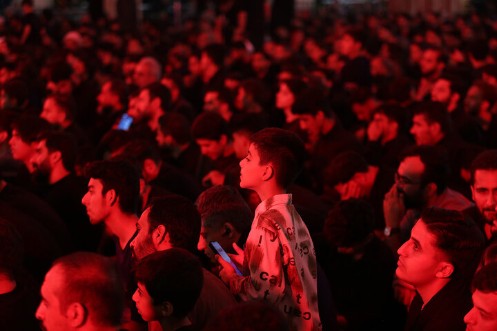 Photos: Enthusiastic mourning ceremony of younger generation on night of Hazrat Masoumeh's demise anniversary