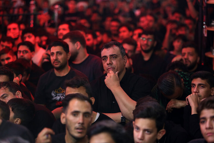 Photos: Enthusiastic mourning ceremony of younger generation on night of Hazrat Masoumeh's demise anniversary