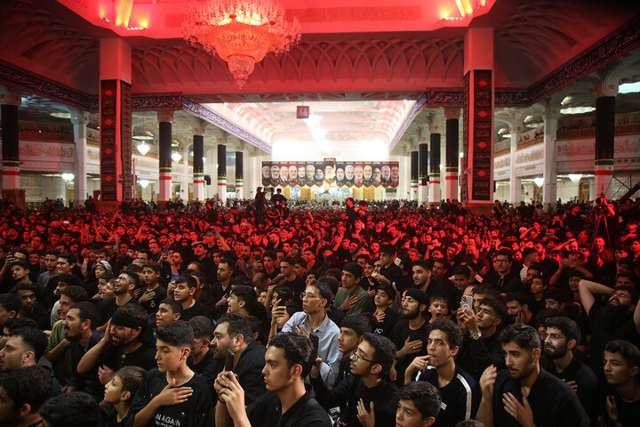 Photos: Enthusiastic mourning ceremony of younger generation on night of Hazrat Masoumeh's demise anniversary