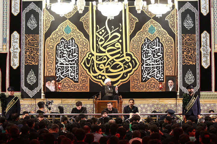 Photos: Enthusiastic mourning ceremony of younger generation on night of Hazrat Masoumeh's demise anniversary