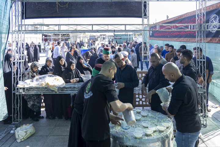 تقرير مصور/ العتبة العباسية المقدسة تقدم الخدمات للزائرين بذكرى وفاة السيدة فاطمة المعصومة (عليها السلام) بمدينة قم المقدسة