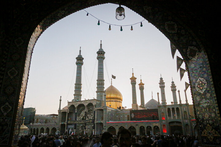 Photos: Flag-changing ceremony at Hazrat Masoumeh Holy Shrine