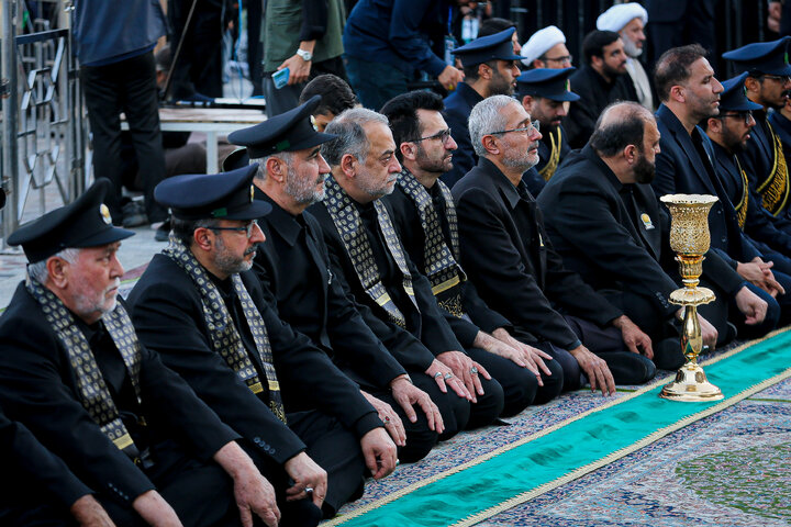 Photos: Flag-changing ceremony at Hazrat Masoumeh Holy Shrine