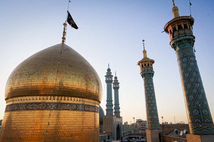 Photos: Flag-changing ceremony at Hazrat Masoumeh Holy Shrine