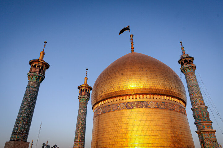 Photos: Flag-changing ceremony at Hazrat Masoumeh Holy Shrine