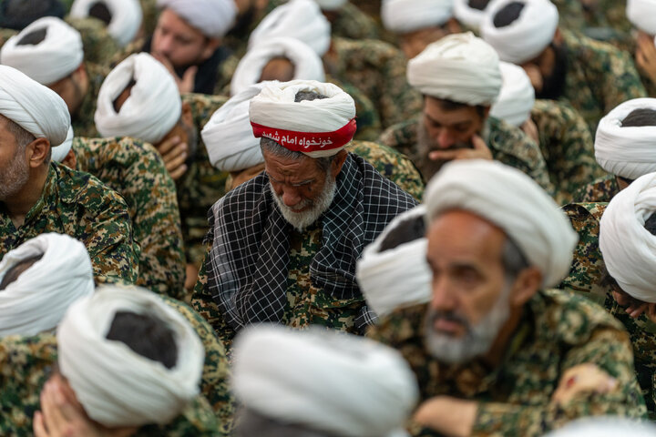اجتماع نیروی های مسلح استان قم بمناسبت آغاز هفته دفاع مقدس در حرم حضرت فاطمه معصومه (س)