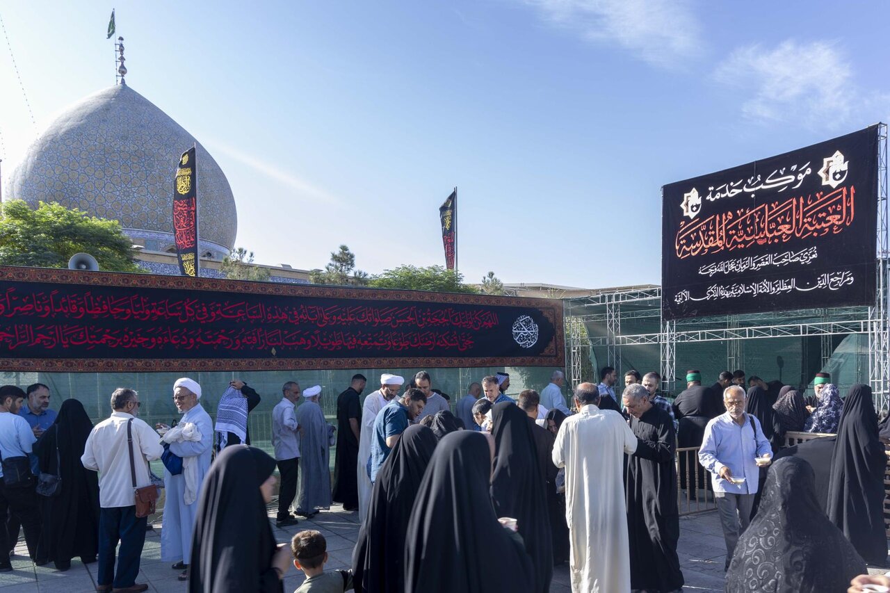 تقرير مصور/ العتبة العباسية المقدسة تقدم الخدمات للزائرين بذكرى وفاة السيدة فاطمة المعصومة (عليها السلام) بمدينة قم المقدسة