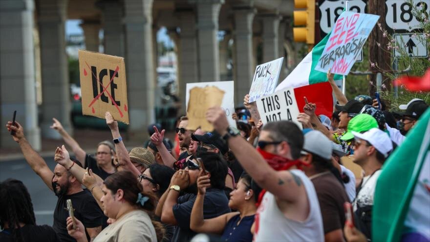 Protestan en Texas tras disparo de ICE contra inmigrante venezolano
