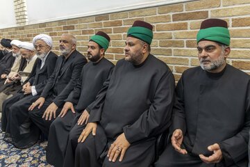 تقرير مصور/ وفد العتبة العباسية المقدسة في مدينة قم يقدم التعازي بوفاة آية الله الشبيري الزنجاني (ره)
