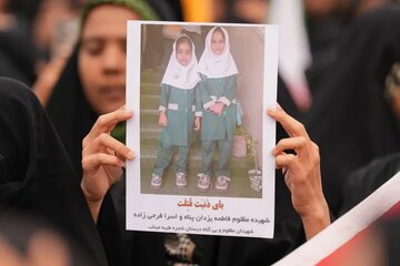فرح حذِر.. هكذا استقبلت إيران أول أيام العام الدراسي