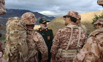 СЕПАҺ-ын Гуру Гошунлары Команданы: Гәләбә Бизимләдир. Дүшмән гаршысында зәррә гәдәр белә ҝери чәкилмәјәҹәјик!