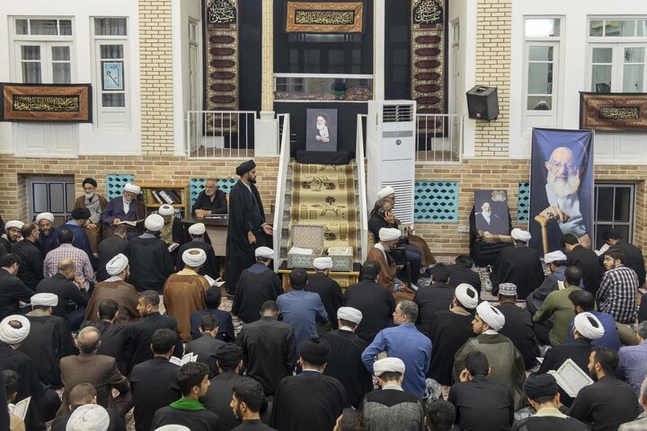 تقرير مصور/ وفد العتبة العباسية المقدسة في مدينة قم يقدم التعازي بوفاة آية الله الشبيري الزنجاني (ره)