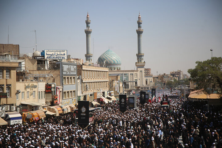 تشییع و تدفین پیکر آیت‌الله العظمی شبیری زنجانی در حرم بانوی کرامت