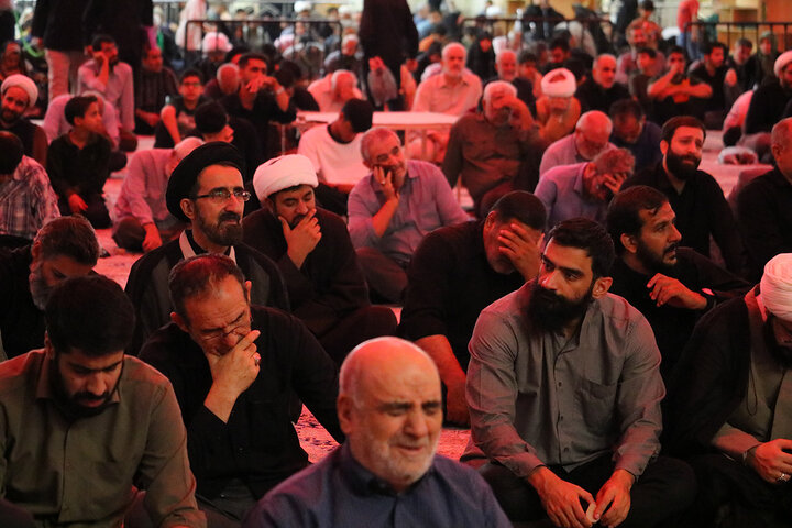 برپایی محفل عزاداری کریمه اهل بیت(س) در حرم مطهر ایشان