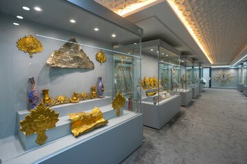 Informe fotográfico |Se exhiben por primera vez piezas de los tesoros del museo del Santuario al-Askari (PB)