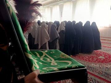 حضور خادمان آستان مقدس کریمه اهل بیت(س) در مدارس دخترانه قم