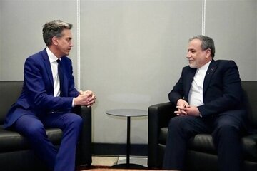 عراقچی کی برطانوی وزیر خارجہ سے ملاقات، تین یورپی ممالک کو جواب دینا ہوگا