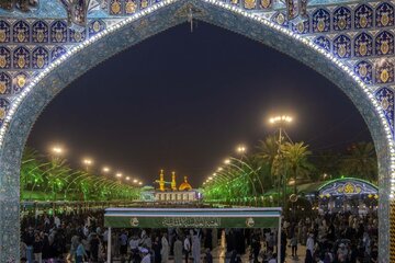 Informe fotográfico | Multitudes de peregrinos conmemoran la bendita noche del jueves en el Santuario de Abalfadl al-Abbas (PB).