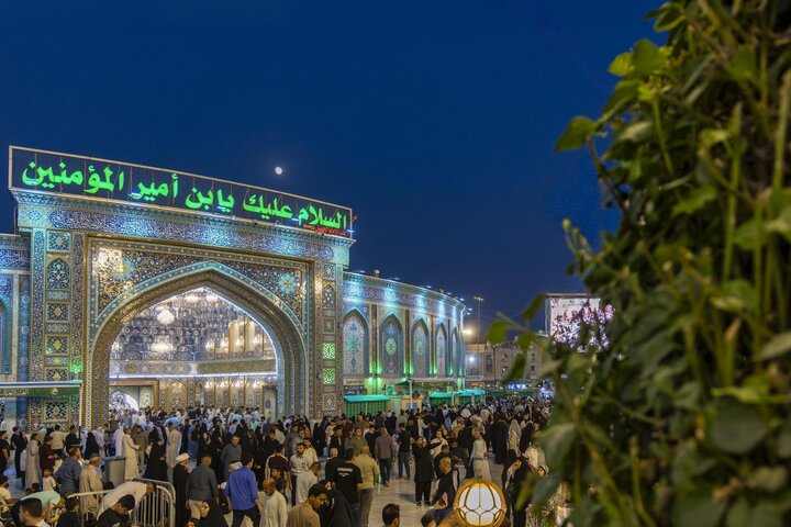 تقرير مصور/ أجواء ليلة الجمعة عند مرقد أبي الفضل العباس (عليه السلام)