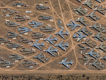 Estados Unidos recurre al cementerio de aviones para compensar las pérdidas de la guerra contra Irán