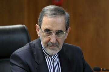 کاردانەوەی ڕاوێژکاری ڕێبەری ئێران بە داخرانی فڕۆکەخانەی نەجەف