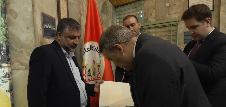 تقرير مصور/ السفير التركي لدى العراق يزور مرقد الإمام الحسين (ع) ويتجول في متحف العتبة الحسينية