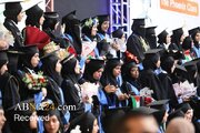 Informe fotográfico | Celebración de graduación de estudiantes palestinos en el campo de refugiados de Nuseirat, Gaza