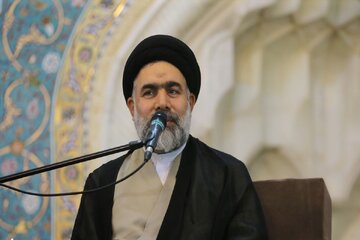 دعا برای شکست دشمنان از وظایف اصلی ما در شرایط کنونی است