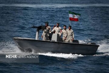 هێزی دەریایی سپای پاسداران: کۆپاپۆڕەکانی ئەمریکا بۆ لە گەرووی هورمز نزیک نابنەوە؟