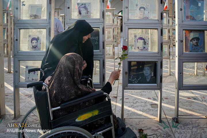 آیین «میهمانی لاله‌ها» در آرامگاه خواجه ربیع مشهد
