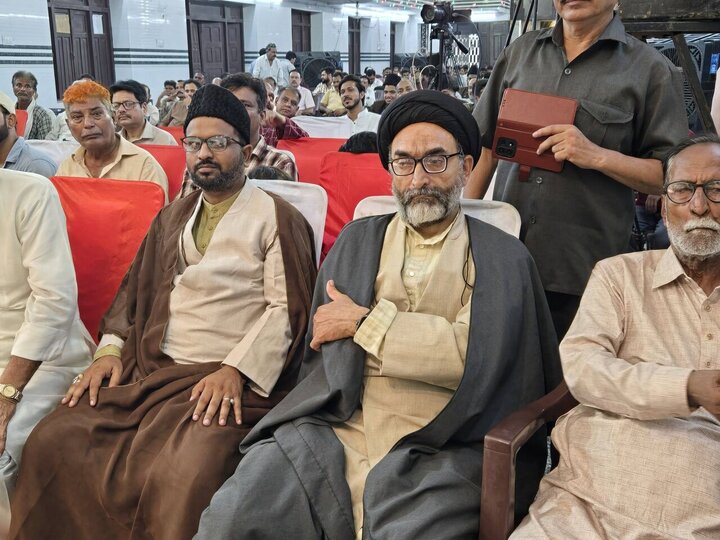 تقرير مصور/ ممثل قائد الثورة الإسلامية الإيرانية يشارك في الاحتفال الكبير بمولد النبي الأكرم (ص) في الهند
