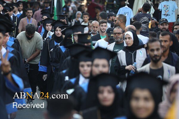 جشن فارغ‌التحصیلی دانشجویان فلسطینی در اردوگاه نصیرات غزه