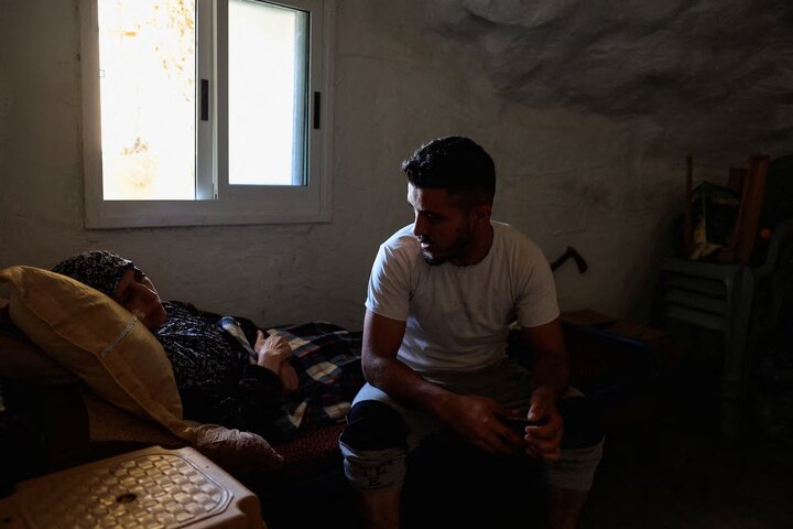 گزارش تصویری/ فلسطینی‌ها به زندگی در غارها پناه بردند