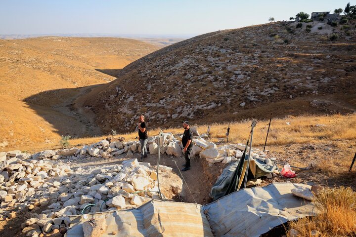 گزارش تصویری/ فلسطینی‌ها به زندگی در غارها پناه بردند