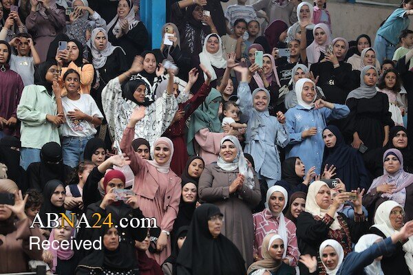 Informe fotográfico | Celebración de graduación de estudiantes palestinos en el campo de refugiados de Nuseirat, Gaza