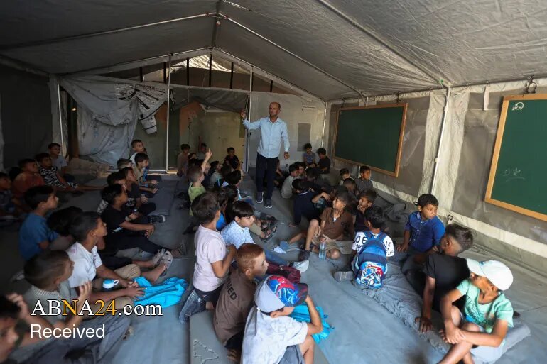 Photos: Gaza children return to classrooms amid ruins